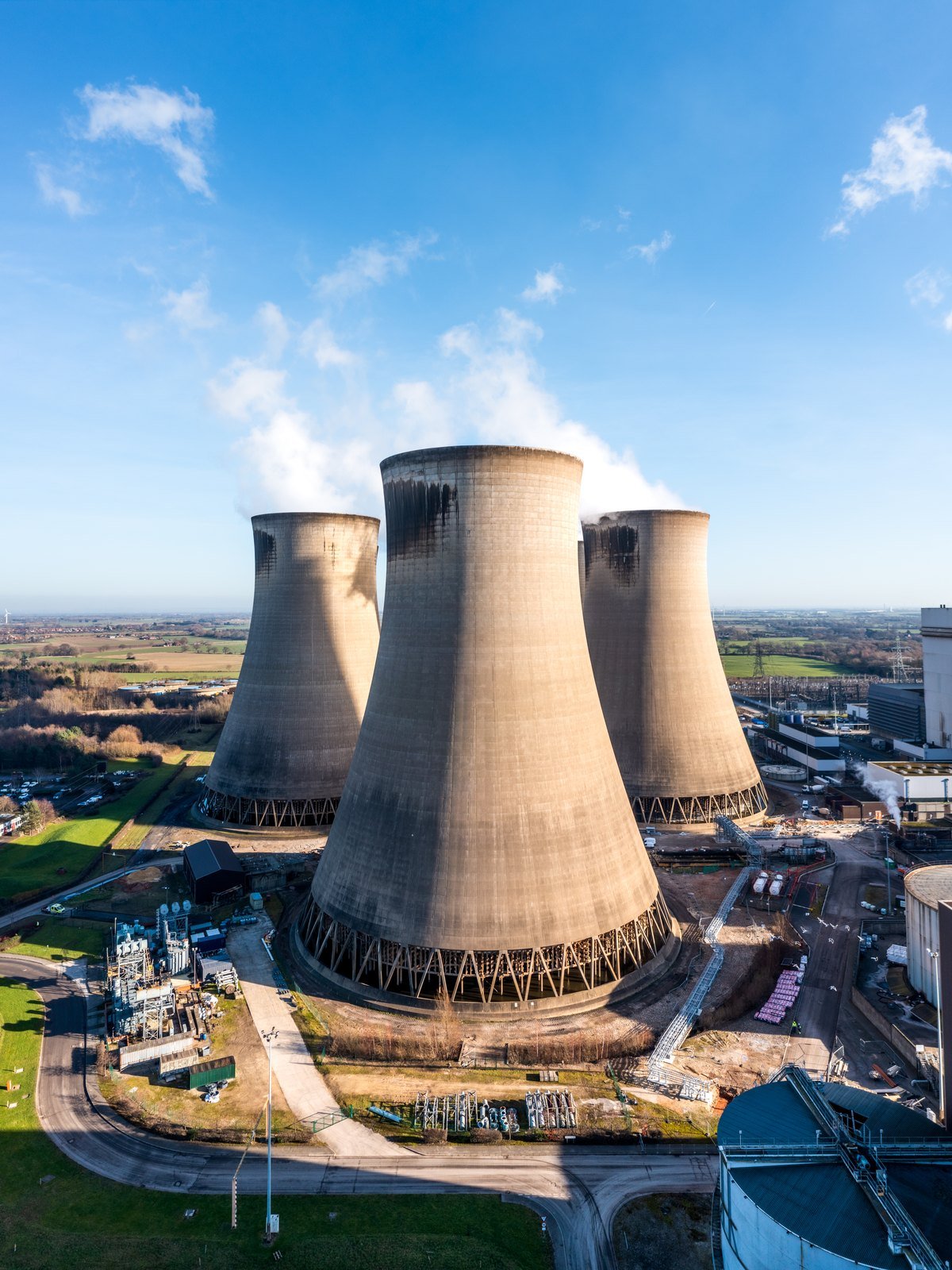 Nuclear power plant cooling towers